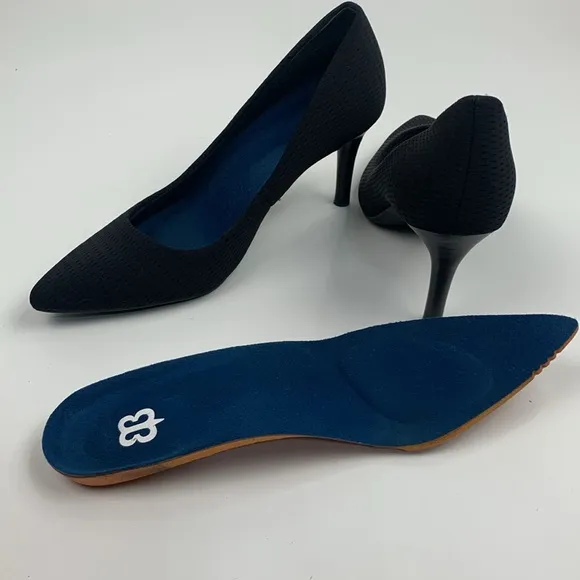 Betabrand Black heels pumps shoes pointed toe Size 8 Cushioned  Comfortable