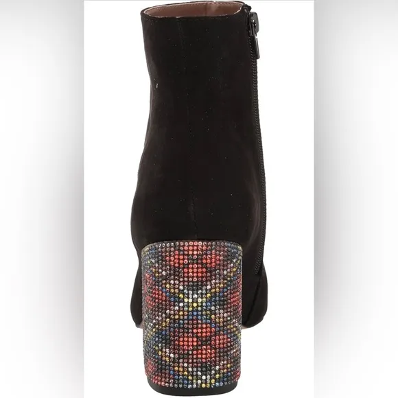 Betsey Johnson Kassie Black Suede Ankle Boots size 8