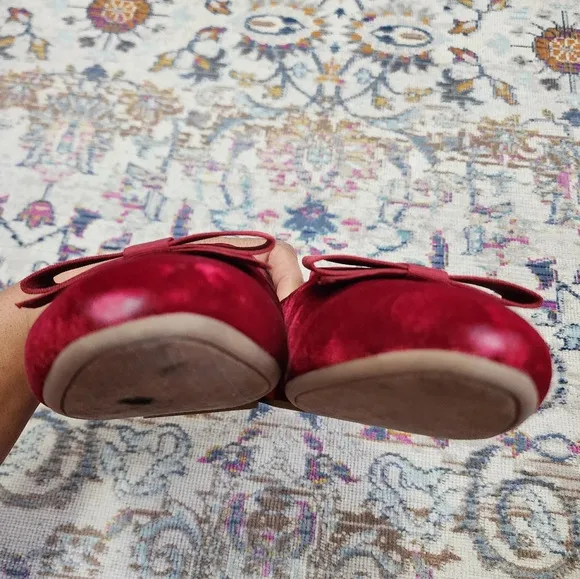 Birdies Women's &quot;The Phoebe&quot; Faux Fur Reby Red Bow Velvet Mule Slippers, sz 9
