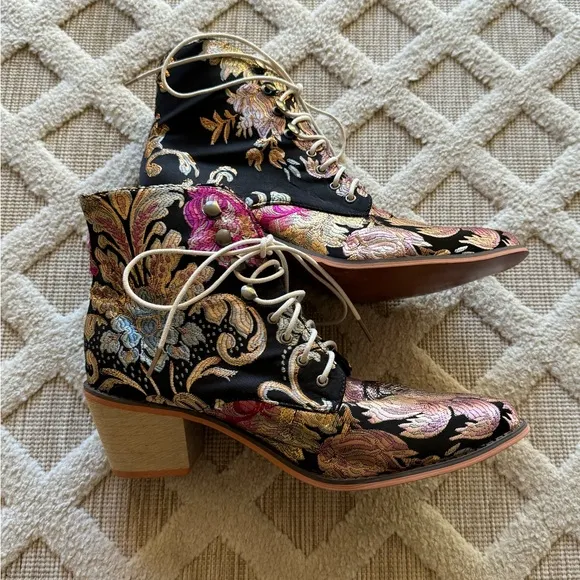 Black Floral Lace Up Ankle Boots Purchased From Amazon Size 42 Fits Like A Sz 10