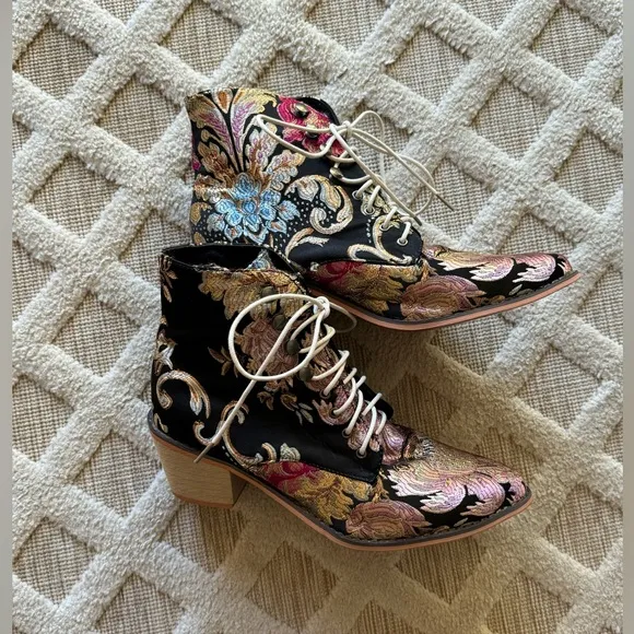 Black Floral Lace Up Ankle Boots Purchased From Amazon Size 42 Fits Like A Sz 10