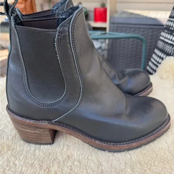 Black Leather Womens Red Wing Ankle Boots