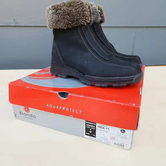 Blondo Black Comanche Waterproof Leather Booties - Size 8