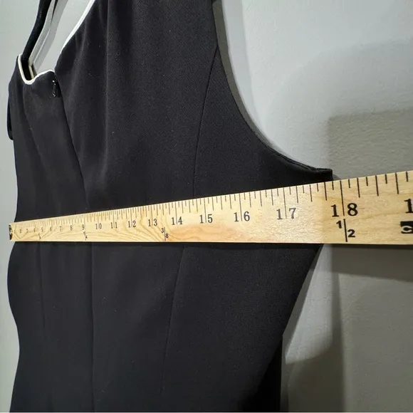Bloomingdale’s Vintage black sleeveless sheath dress, Size 6, EUC