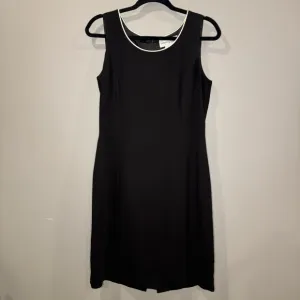 Bloomingdale’s Vintage black sleeveless sheath dress, Size 6, EUC
