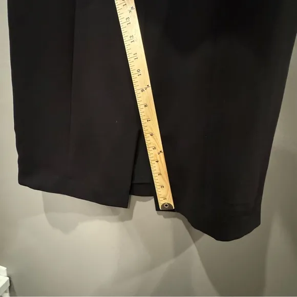 Bloomingdale’s Vintage black sleeveless sheath dress, Size 6, EUC