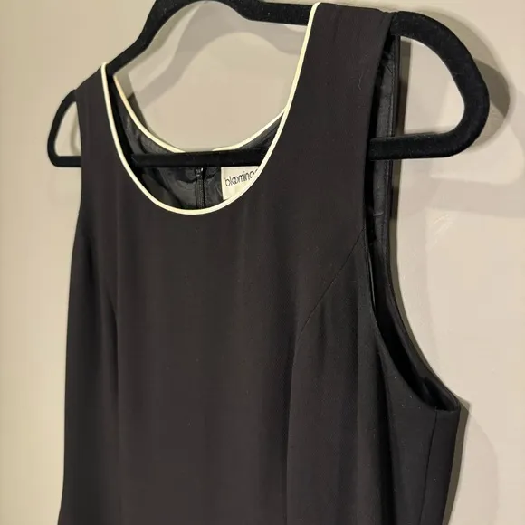 Bloomingdale’s Vintage black sleeveless sheath dress, Size 6, EUC