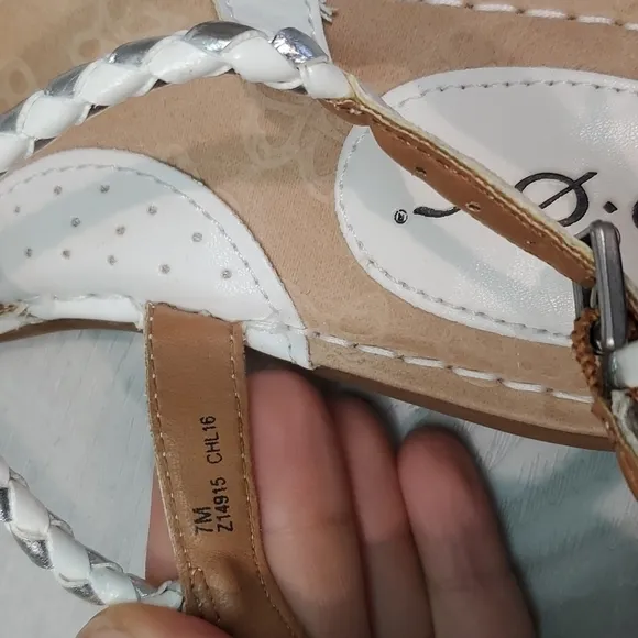 B.O.C. Womens &quot;Like New&quot; Pandy Comfort Strappy Sandals Flip Flop shoes sz 7