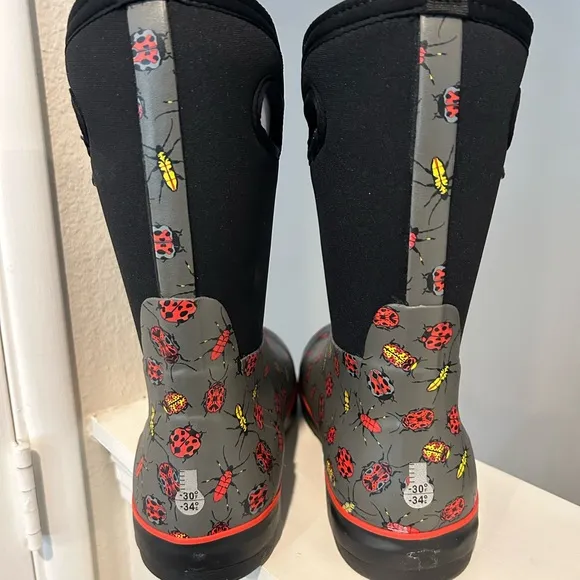 Bogs Rainboot Gray Grey Bugs Kids Boots Shoes  Youth Size 6 Outdoor Waterproof