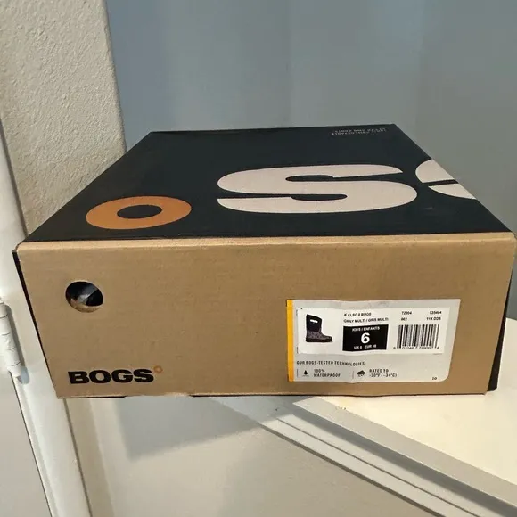 Bogs Rainboot Gray Grey Bugs Kids Boots Shoes  Youth Size 6 Outdoor Waterproof