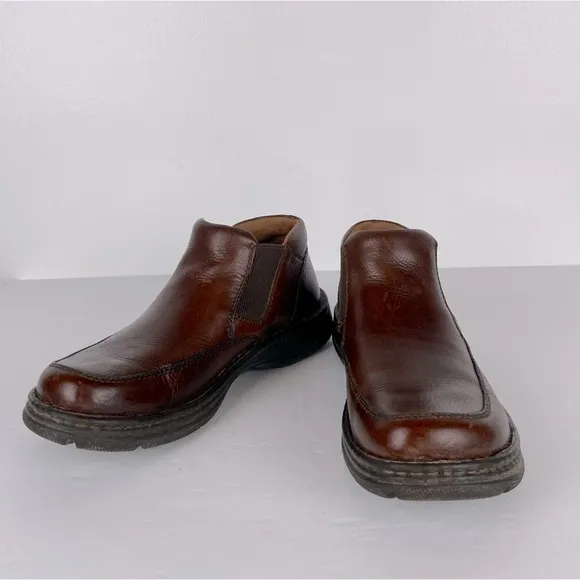 Born Hand Crafted Men's Ankle Boots Size 8.5 Color Brown Pull On