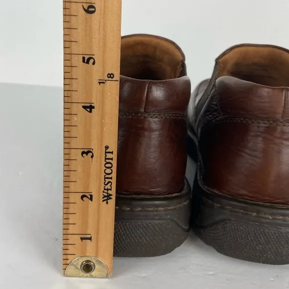 Born Hand Crafted Men's Ankle Boots Size 8.5 Color Brown Pull On