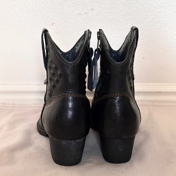 Born Jin Western Style Ankle Boots Size 9.5 Textured Leather