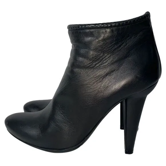 Bottega Veneta Ankle Boots in Black Leather