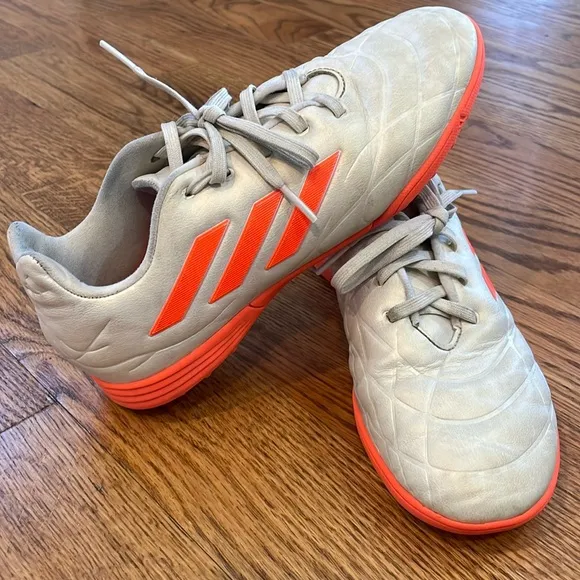 Boy’s Adidas Copa Pure.3 Turf/Indoor Soccer Shoes. Size 5. Excellent/Like New.