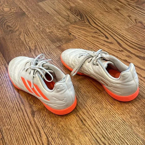 Boy’s Adidas Copa Pure.3 Turf/Indoor Soccer Shoes. Size 5. Excellent/Like New.