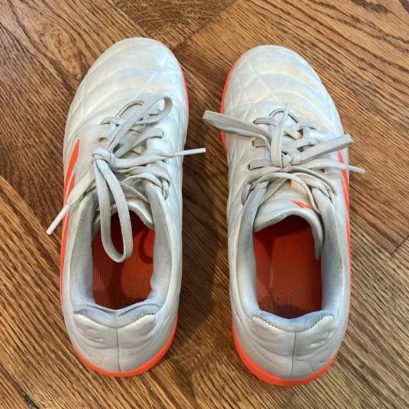 Boy’s Adidas Copa Pure.3 Turf/Indoor Soccer Shoes. Size 5. Excellent/Like New.