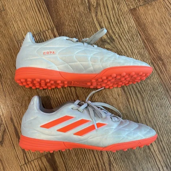 Boy’s Adidas Copa Pure.3 Turf/Indoor Soccer Shoes. Size 5. Excellent/Like New.