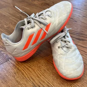 Boy’s Adidas Copa Pure.3 Turf/Indoor Soccer Shoes. Size 5. Excellent/Like New.