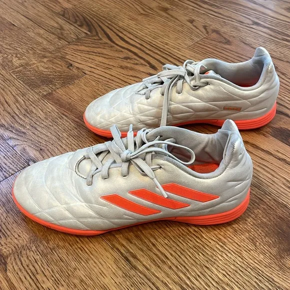 Boy’s Adidas Copa Pure.3 Turf/Indoor Soccer Shoes. Size 5. Excellent/Like New.