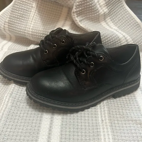 Boy's dressy shoes