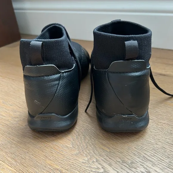 Boys Size 6Y Nike Phantom Ghost Lace Sneakers, Fits Like women’s Size 7