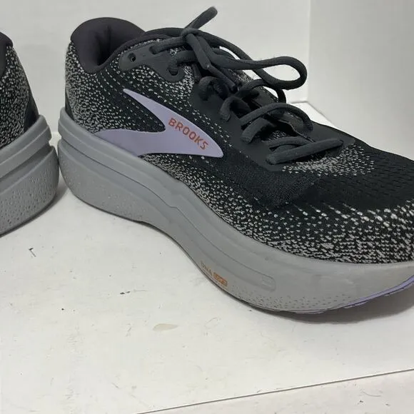 Brooks Ghost Max 2 Womens Size 9 WIDE Cushioned Running Athletic Jogging Shoes