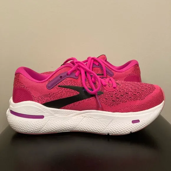 Brooks Ghost Max Cushioned Comfort Running Walking Shoes in Pink - Womens Size 7