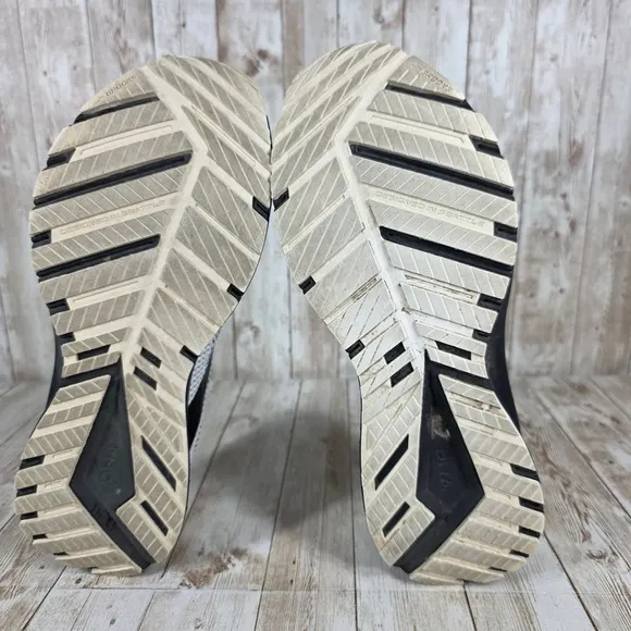 Brooks Revel 5.0 Running Shoes Athletic Sneakers White Black Women's 11
