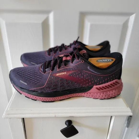 Brooks Women's Adrenaline GTS 21 Running Shoes Size 11