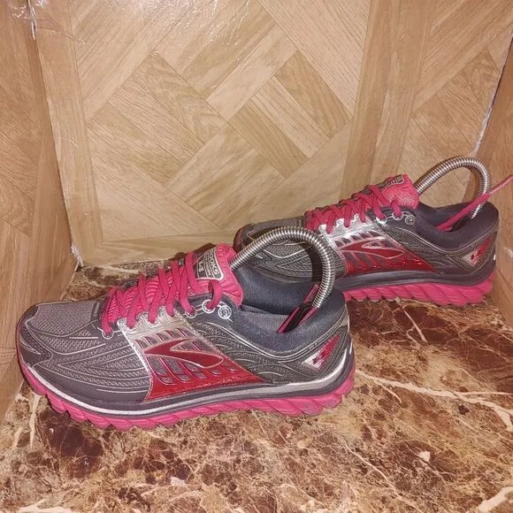 Brooks women's Glycerin 14 running shoes gray size 6.     A174