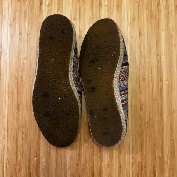 Brown Cloth Oxfords with Geometric Pattern - EUC