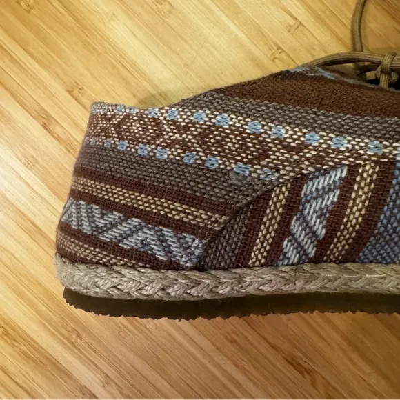 Brown Cloth Oxfords with Geometric Pattern - EUC