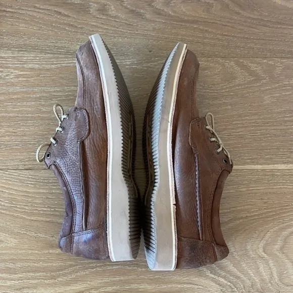 Brown vibram tan leather work boots/shoes