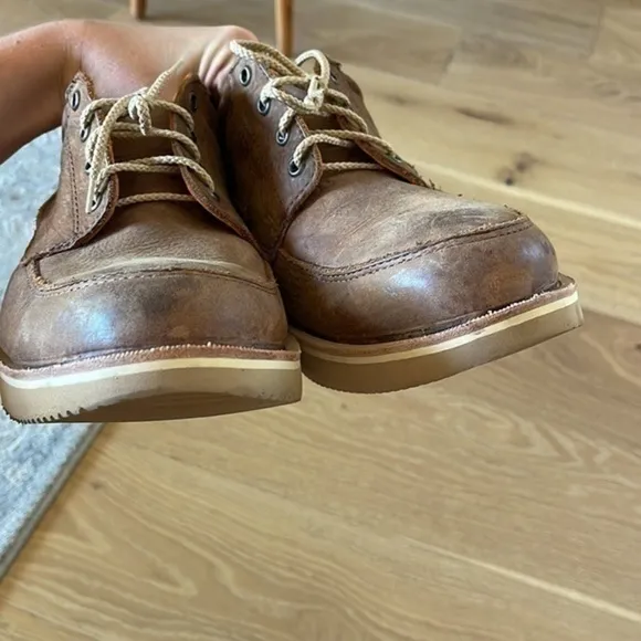 Brown vibram tan leather work boots/shoes