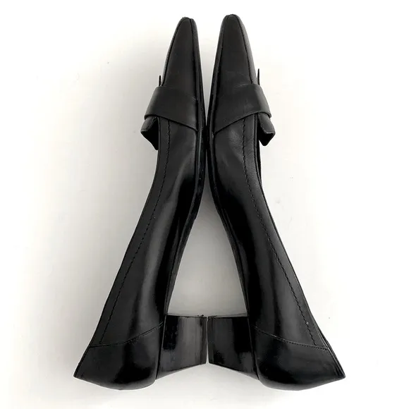 Bruno Magli Women's Black Leather Pumps sz 10 Like New Preppy Old Money Luxury