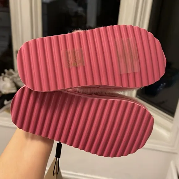 Burberry Girls Litherton Faux Fur Slippers NIB