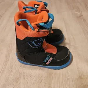 BURTON Youth Grom BOA Snowboard Boots Size 2K Black Orange