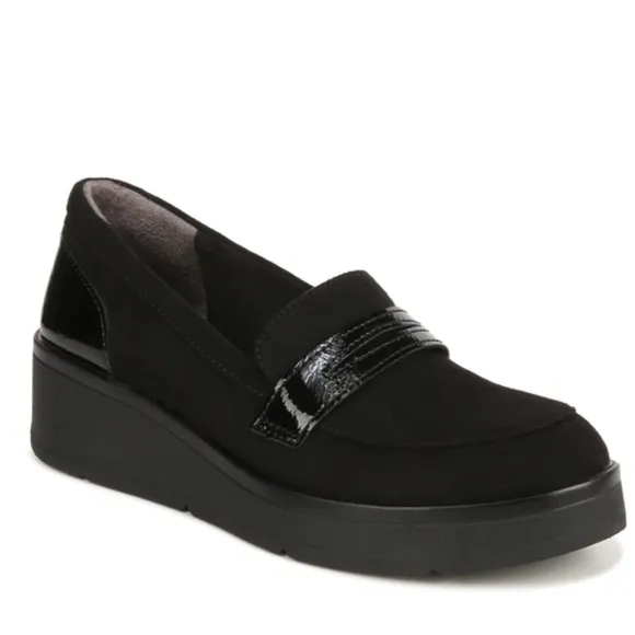Bzees Fast Track Loafer (WIDE)
