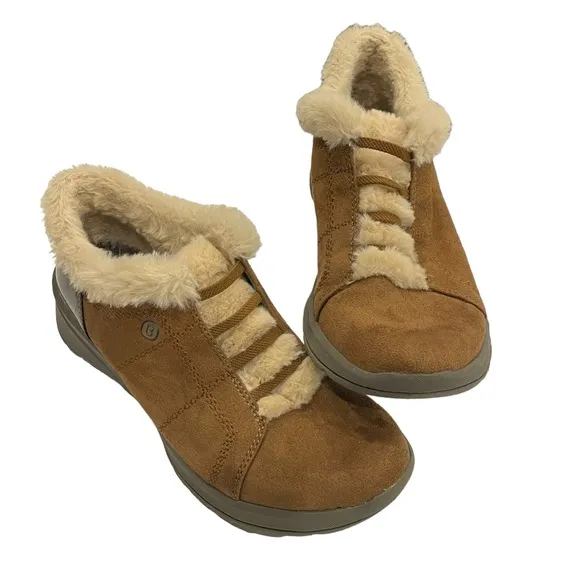 Bzees Golden Bootie Tan Faux Fur Lined Slip On Shoes Rubber Sole Women Size 8.5