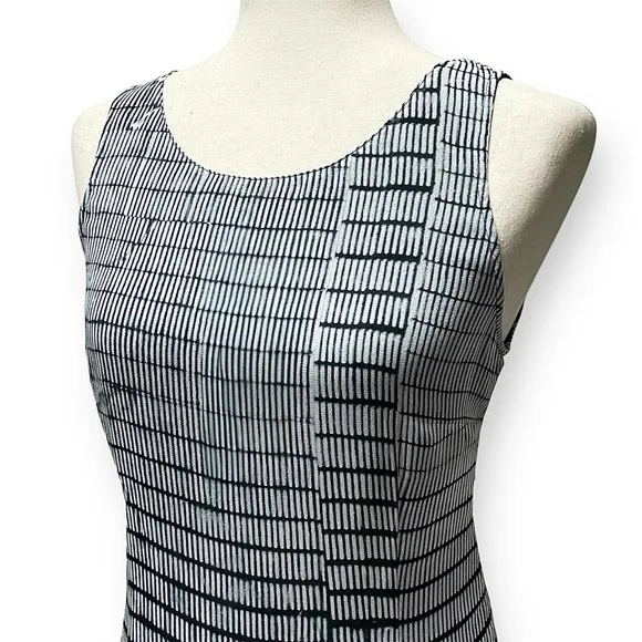 CARACTERE Sleeveless Maxi Dress Black White Stripe Size 6 Minimalist Chic Summer