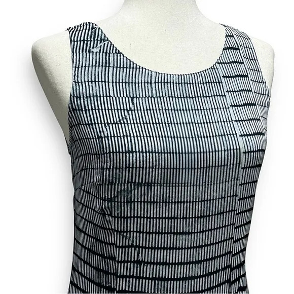 CARACTERE Sleeveless Maxi Dress Black White Stripe Size 6 Minimalist Chic Summer