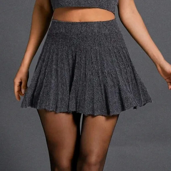 Casual Minimalist Pleated Mini Sweater Skirt, Autumn/Winter