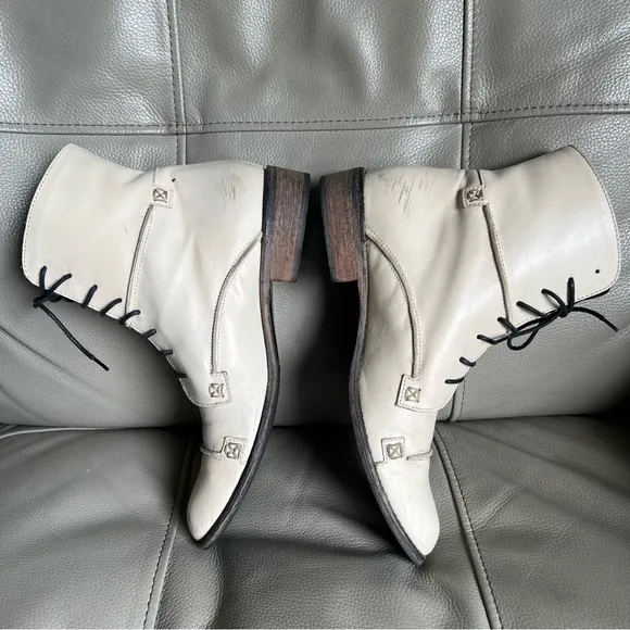 Charles David Leather Ankle Cream Lace-Up Boots Sz 6.5 Made in Italy Classic