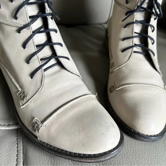 Charles David Leather Ankle Cream Lace-Up Boots Sz 6.5 Made in Italy Classic