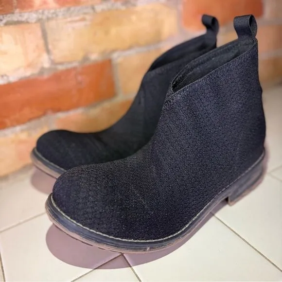 Charleston Shoe Company Liberty Ankle Boots in Black Women's size 10