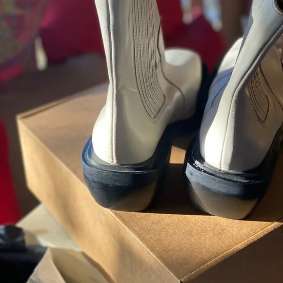 CHELSEA BOOTS NWOB