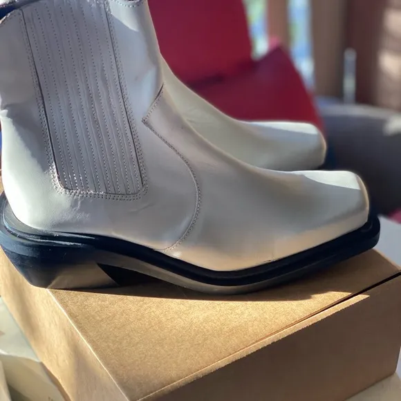 CHELSEA BOOTS NWOB