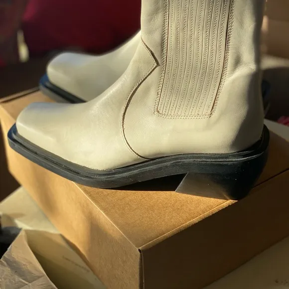 CHELSEA BOOTS NWOB