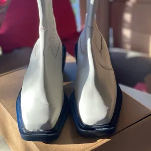 CHELSEA BOOTS NWOB
